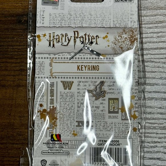 Harry Potter Gryffindor Crest Pewter Key Chain Officially Licensed Hogwarts - Picture 4 of 4